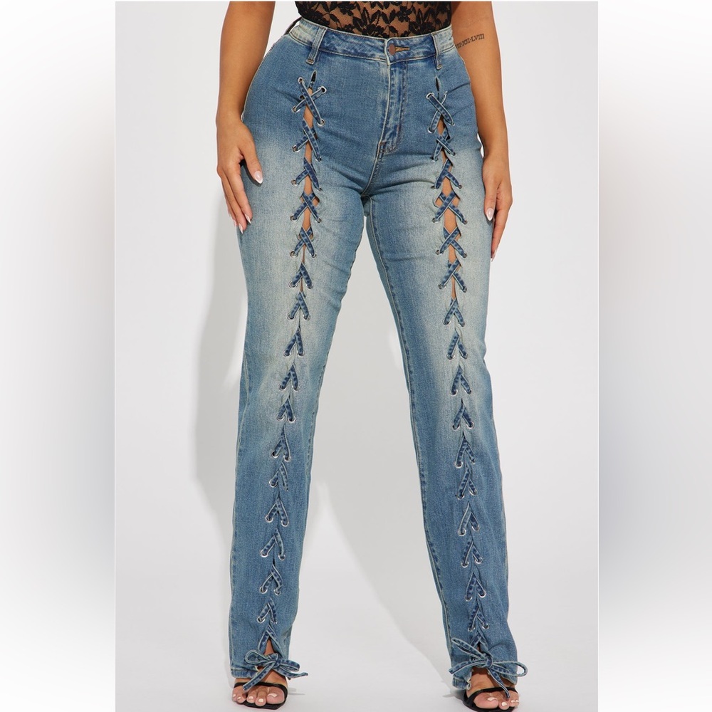 BRAND NEW JEANS